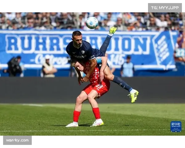 即时:美因茨对阵波鸿比赛因场外疑似安全威胁短暂中断 即时:美因茨对阵波鸿比赛因场外疑似安全威胁短暂中断